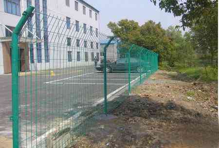 頂部折彎雙邊絲護欄網