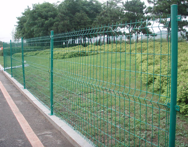 三角折彎護(hù)欄網(wǎng)